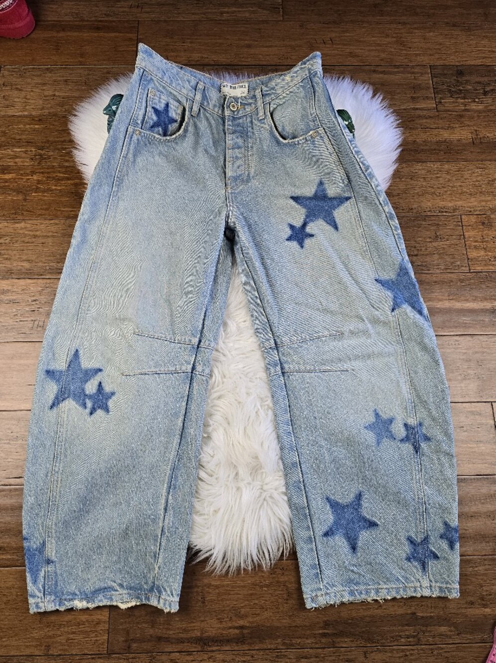 We The Free RARE Shadow Star Good Luck Barrel Jeans 26 - Picture 10 of 16